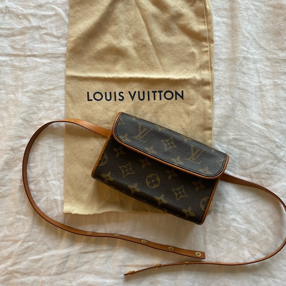 *SOLD* 🚨 Louis Vuitton Florentine Pochette, size S